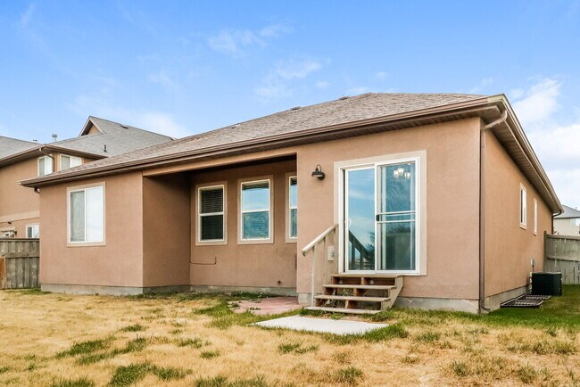 Building Photo - 8818 Jefferson Dr