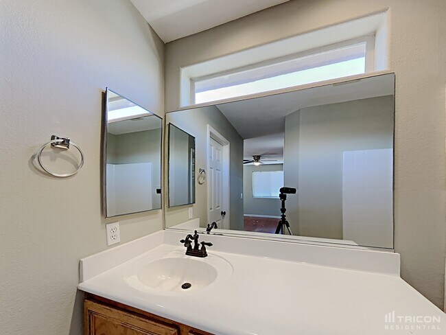 Building Photo - 11909 Fairfax Ridge St