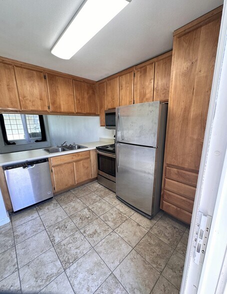 Building Photo - 4781 N Polk Ave