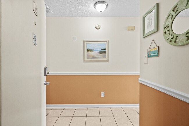 Building Photo - All Inclusive Seasonal Rental Available Oc...