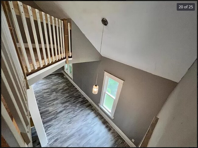 Building Photo - 829 10th St SW