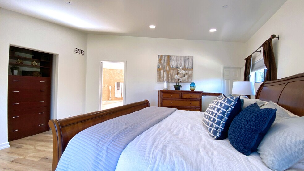 Building Photo - 1614 Pleasant Way