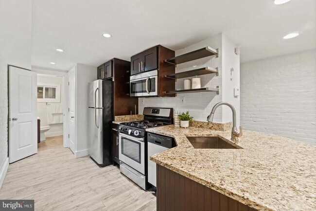 Building Photo - 1029 Euclid St NW