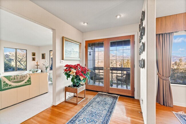 Building Photo - Breathtaking Views & Luxurious Furnished Rental in Oakmont's 55+ Community!