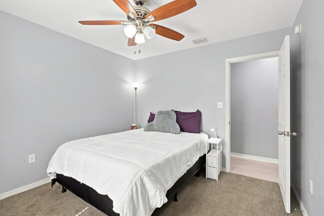 Building Photo - "Charming Pet Friendly 4-Bed Oasis in South Crestview with $500.00 Off First Full Months Rent!"