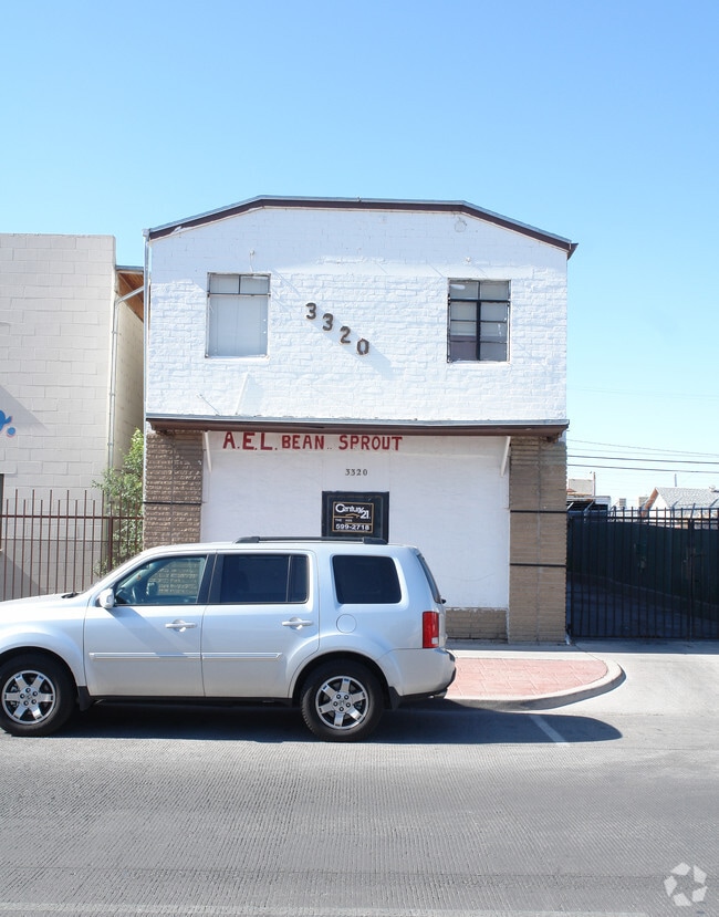 Building Photo - 3320 Alameda Ave