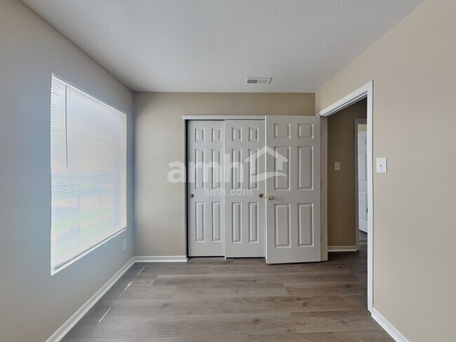 Building Photo - 3287 Underwood Dr