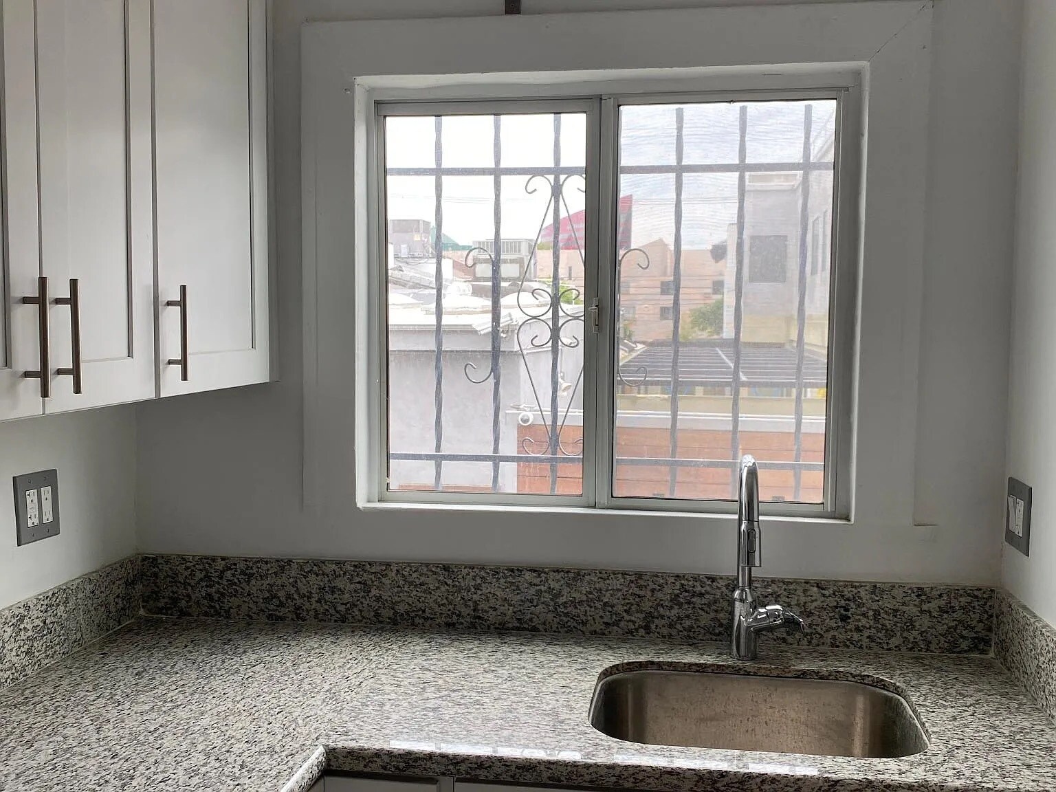 Building Photo - 737 N Alfred St