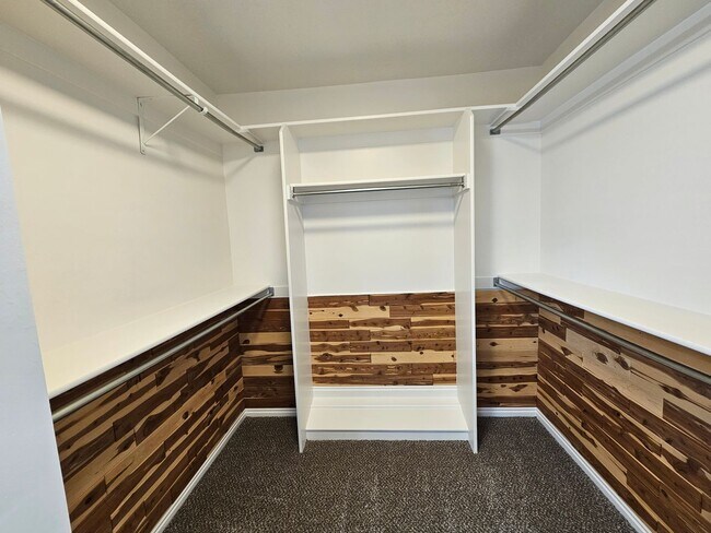 Building Photo - Beautifully Remodeled 4 Bed / 2 Bath Home in Stansbury Park