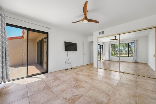 Building Photo - 40492 Bay Hill Way