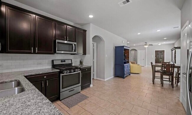 Building Photo - 31606 Heguy Pass