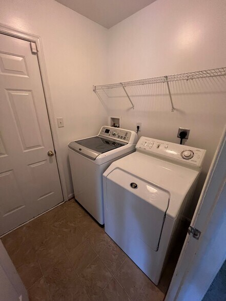 Building Photo - 254 McNeill Dr