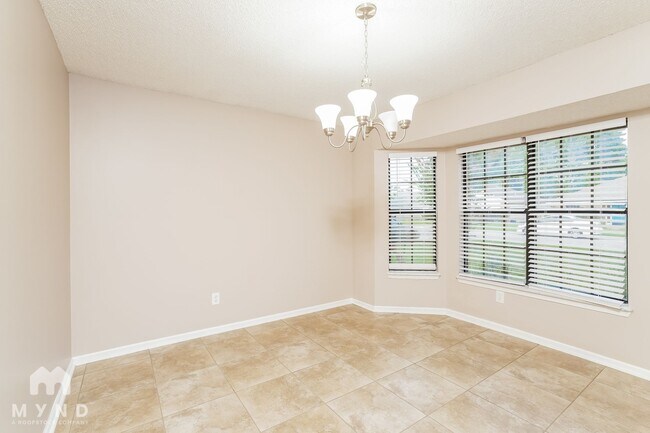 Building Photo - 398 Willow Green Dr