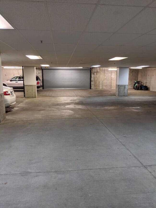 Building Photo - Luxury Living in Downtown Provo