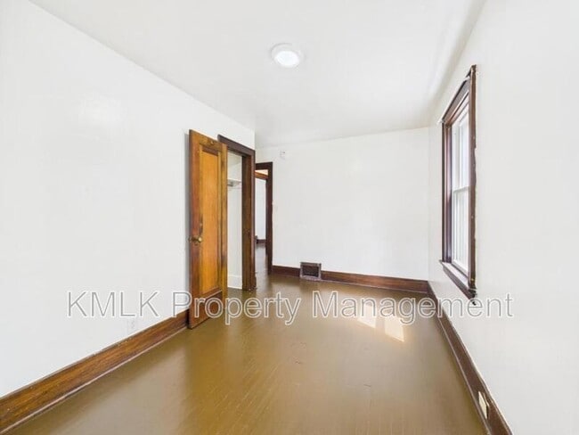 Building Photo - 661 Patterson Ave