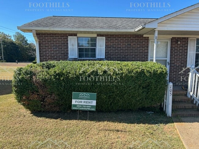 Primary Photo - 105 Teakwood Dr
