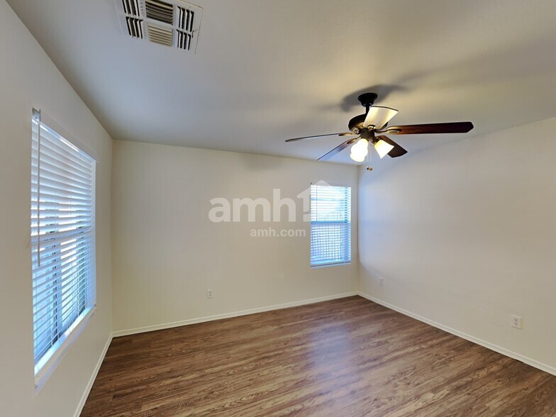 Building Photo - 1133 S 111th Cir