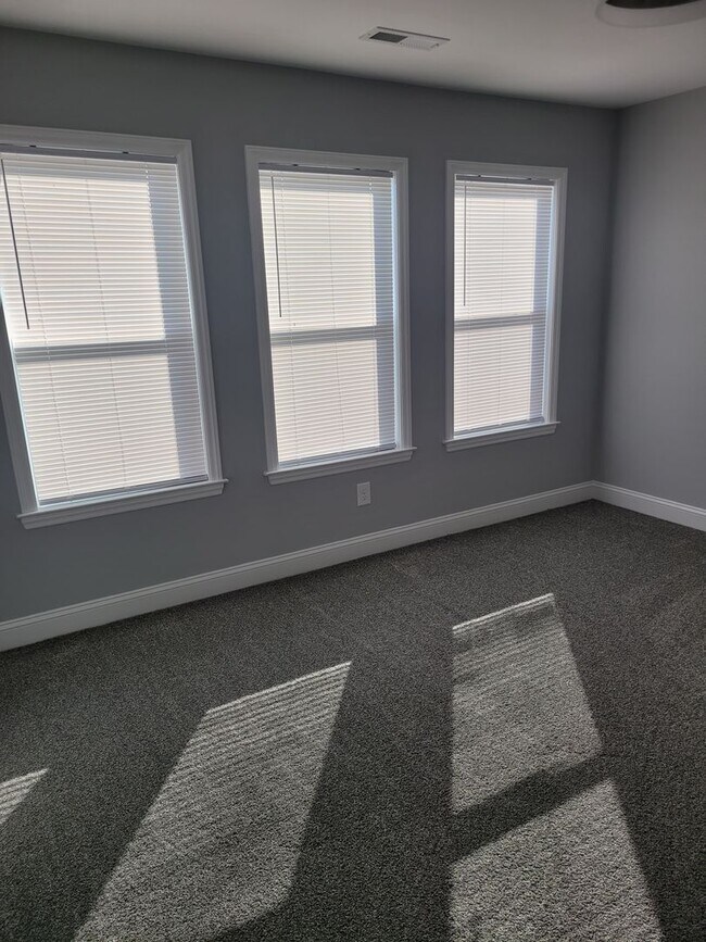 Building Photo - 506 Watauga Ave