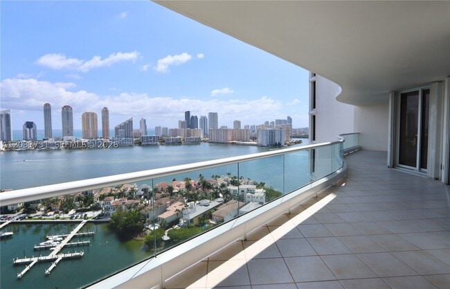 Building Photo - 7000 Island Blvd