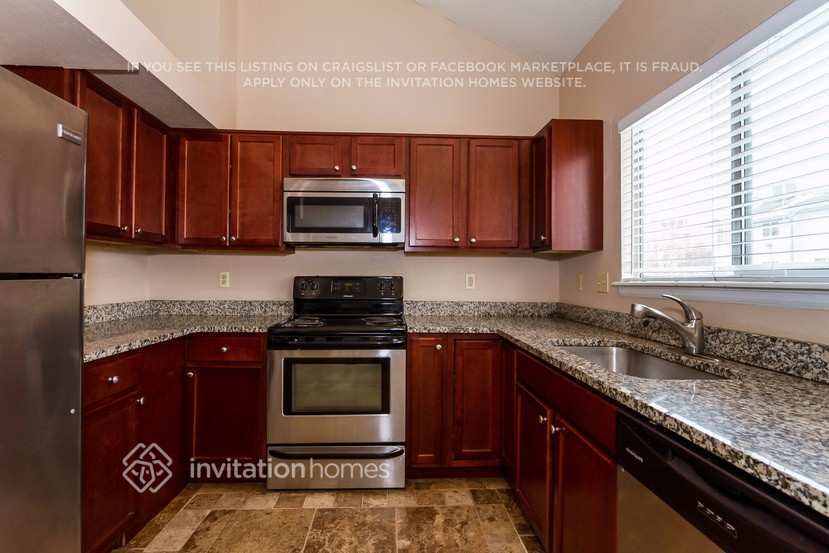 Building Photo - 12175 Elm Way