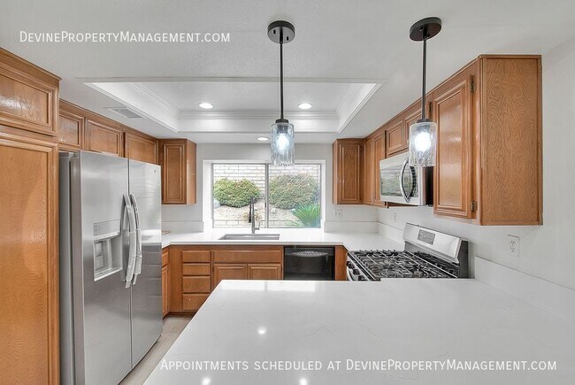 Building Photo - 902 California Privado