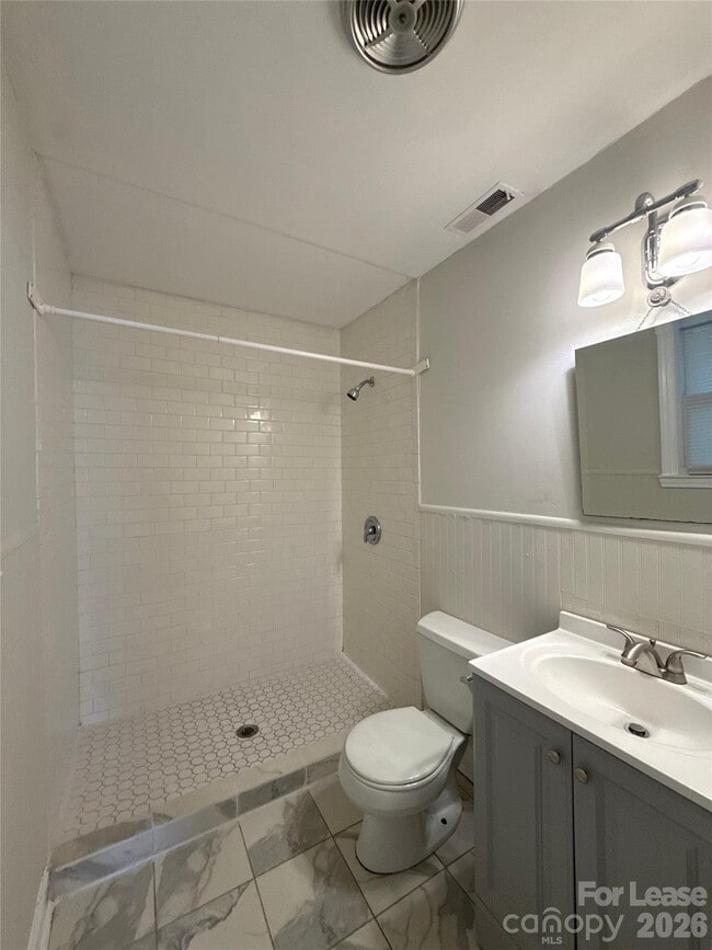 Building Photo - 5710 Charing Pl