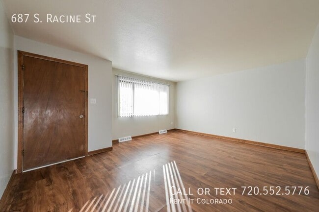 Building Photo - 687 S Racine St