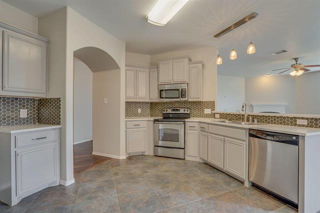 Building Photo - 4717 Hidden Pond Dr