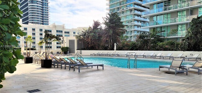 Building Photo - 1100 S Miami Ave