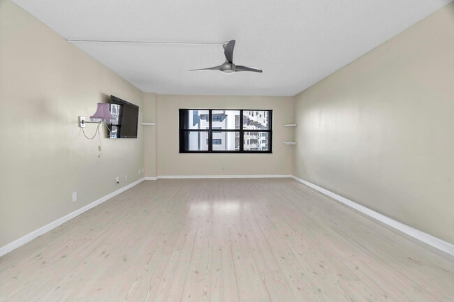 Building Photo - 5000 N Ocean Blvd