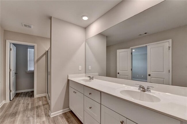 Building Photo - 4335 Magpie Dr