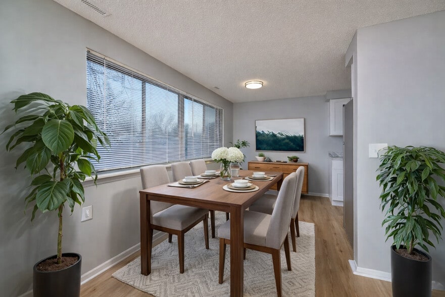 Dinette - Crescent Gardens