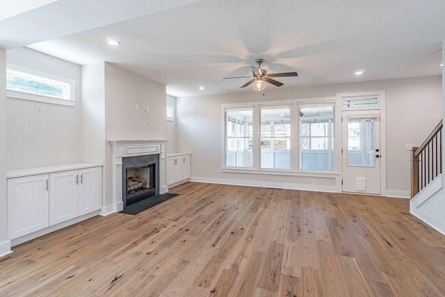 Building Photo - 370 Thrasher St NW