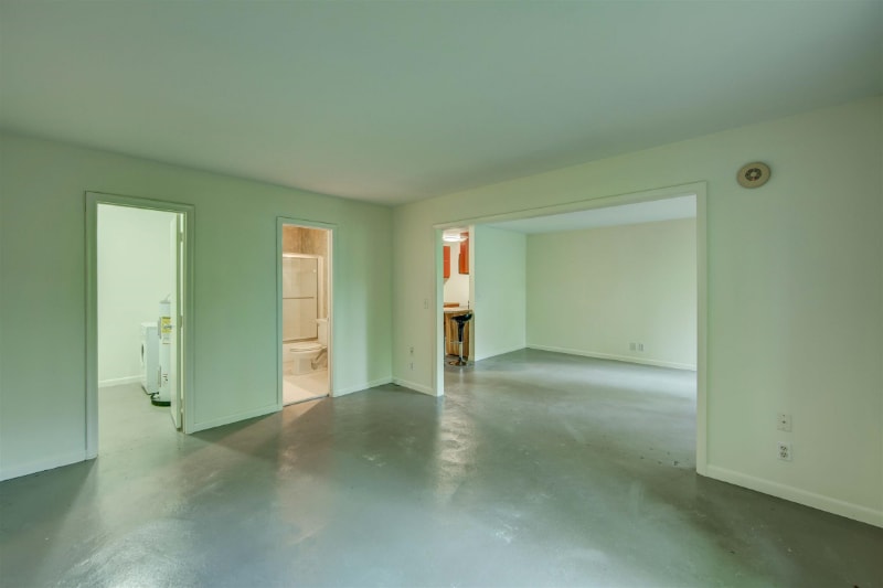 Building Photo - 3600 Hillsboro Pike