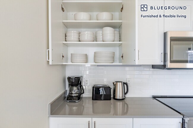 Building Photo - 10301 NE 10th St