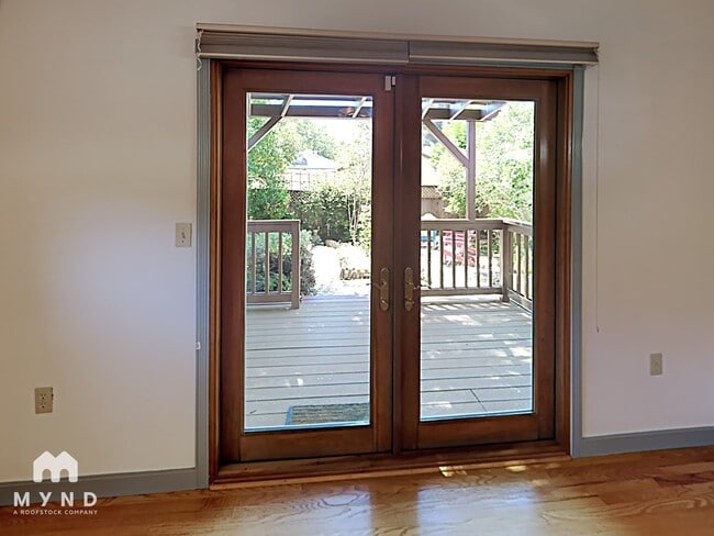 Building Photo - 524 Dudley Way