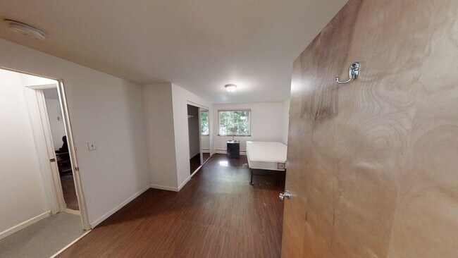Building Photo - 1546 Jones Dr