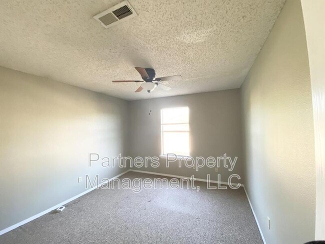 Building Photo - 1643 N Dawn Dr