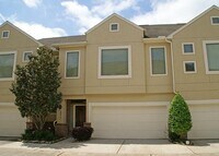 Building Photo - 3815 Center Plaza Dr