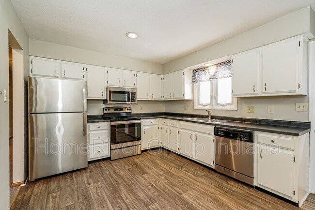 Building Photo - 712 Daffon Dr