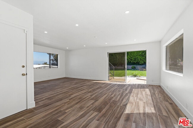 Building Photo - 5266 Veronica St