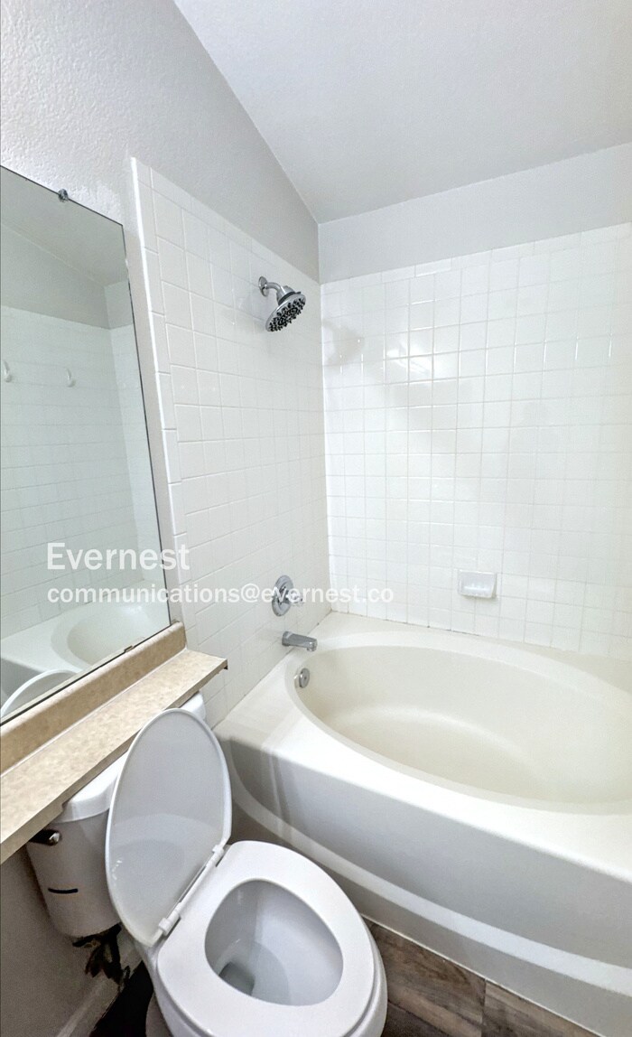 Building Photo - 2860 W Centennial Dr