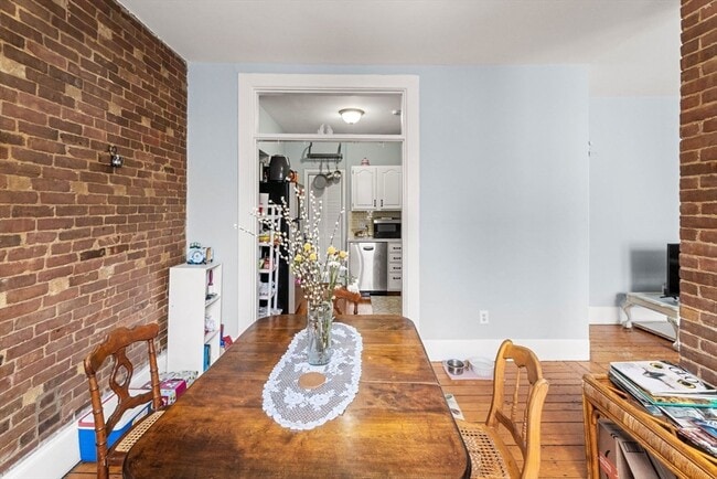 Building Photo - 2 Pearl St Pl