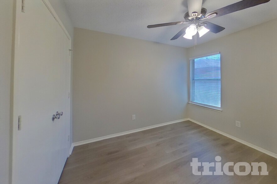 Building Photo - 12212 Rolling Ridge Dr