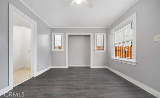 Building Photo - 454 W 59th Pl