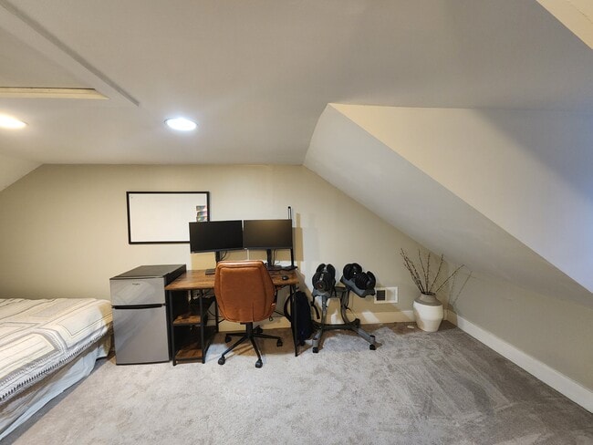 Building Photo - 807 S Bond St