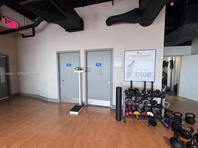 Building Photo - 601 NE 36th St