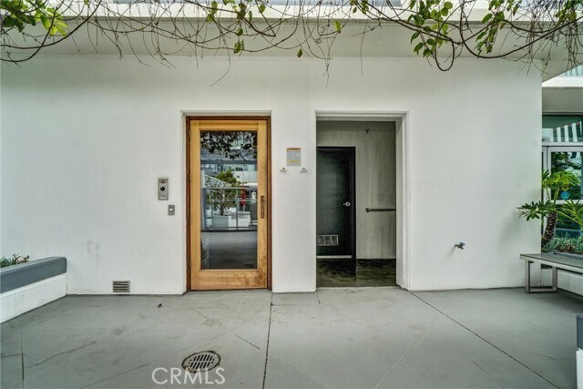 Building Photo - 411 W Seaside Way