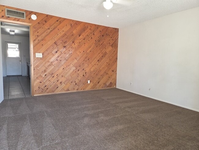 Building Photo - Great Tempe 3 bedroom 2 bath