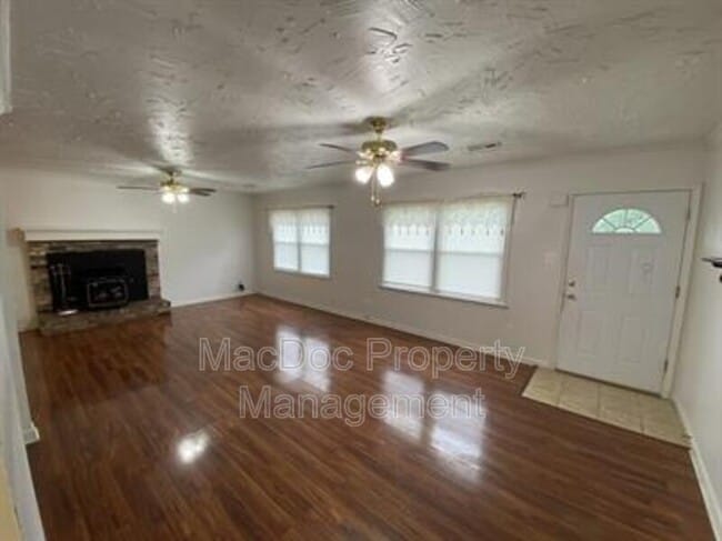 Building Photo - 11206 Old Leavells Rd